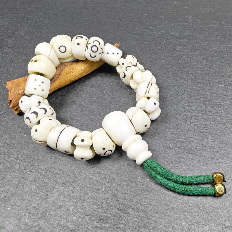 14mm Conch Shell Wrist Mala - Tibetan Buddhist mala beads, view 5