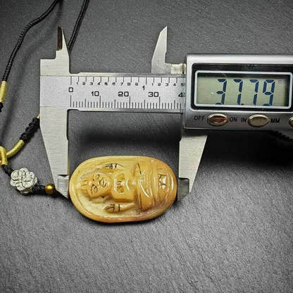 Buddhist Amulet,Chenrezig Badge,Spiritual Necklace - Tibetan Buddhist bead necklace, size reference