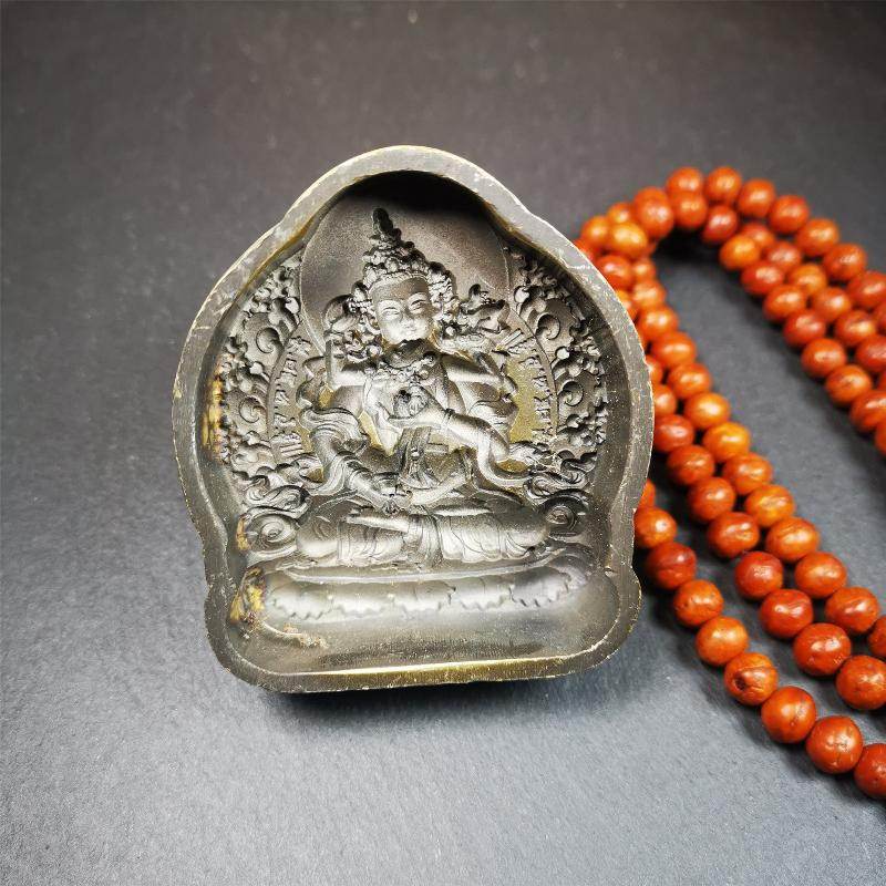 Vajrasattva Tsa Tsa Mold 2.95“ - Tibetan tsa tsa mold, close-up detail