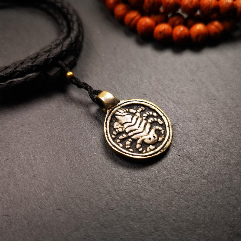 Scorpion Guru Amulet 0.87" - Tibetan Buddhist amulet, front view