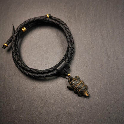 Obsidian Scorpion Amulet 1.1" - Tibetan Buddhist amulet, front view