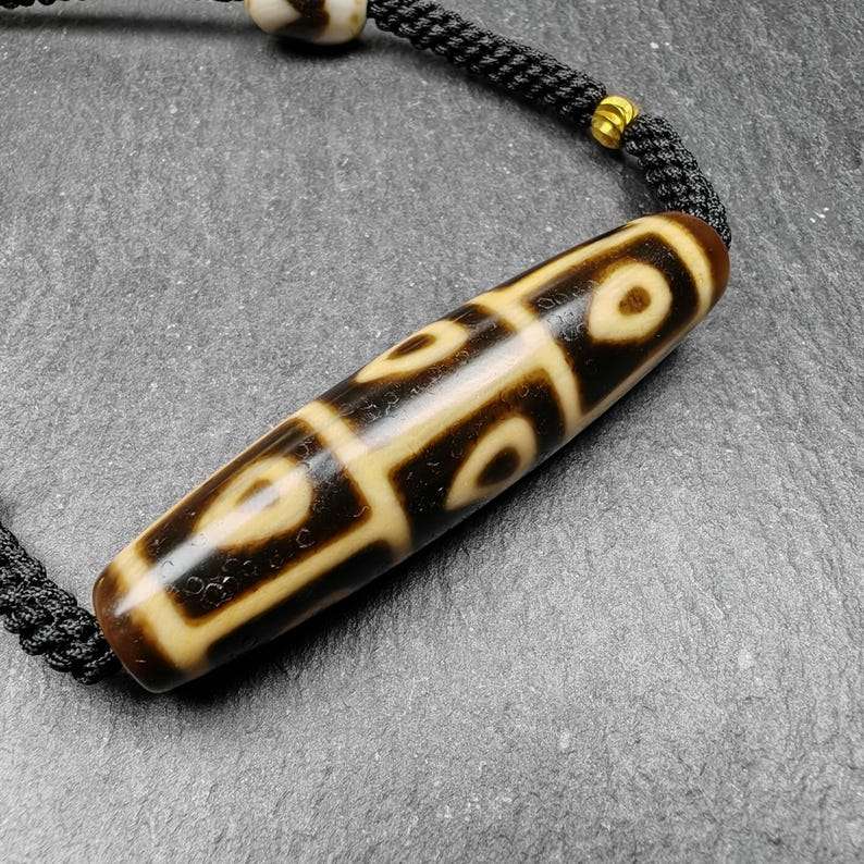 Tibetan 9 Eyes Bodhi Dzi Bead Necklace, 2.13" - Tibetan Buddhist bead necklace, detailed view