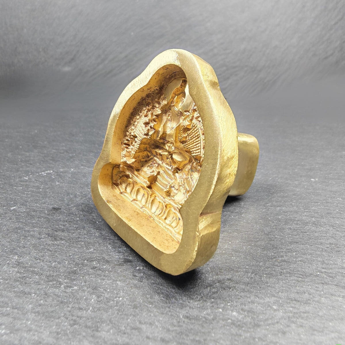 Simhanada Avakokitesvara Tsa Tsa Mold, Seng Ge Dra - Tibetan tsa tsa mold, view 5