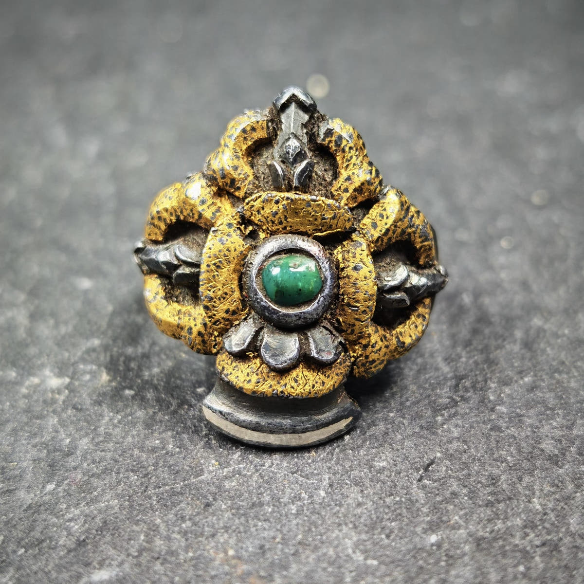 Tibetan Buddhist Vajra Bell Ring,Made of Pure Gold Filled and Silver Filled - Tibetan Buddhist vajra, front view