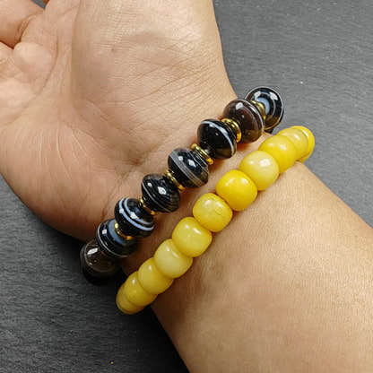 Tibetan Dzi Wrist Mala Medicine Buddha Bracelet - Decades Old - Tibetan Buddhist mala beads, close-up detail