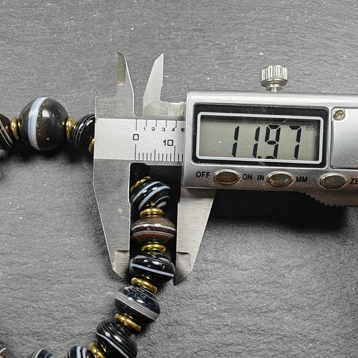 Tibetan Dzi Wrist Mala Medicine Buddha Bracelet - Decades Old - Tibetan Buddhist mala beads, view 9