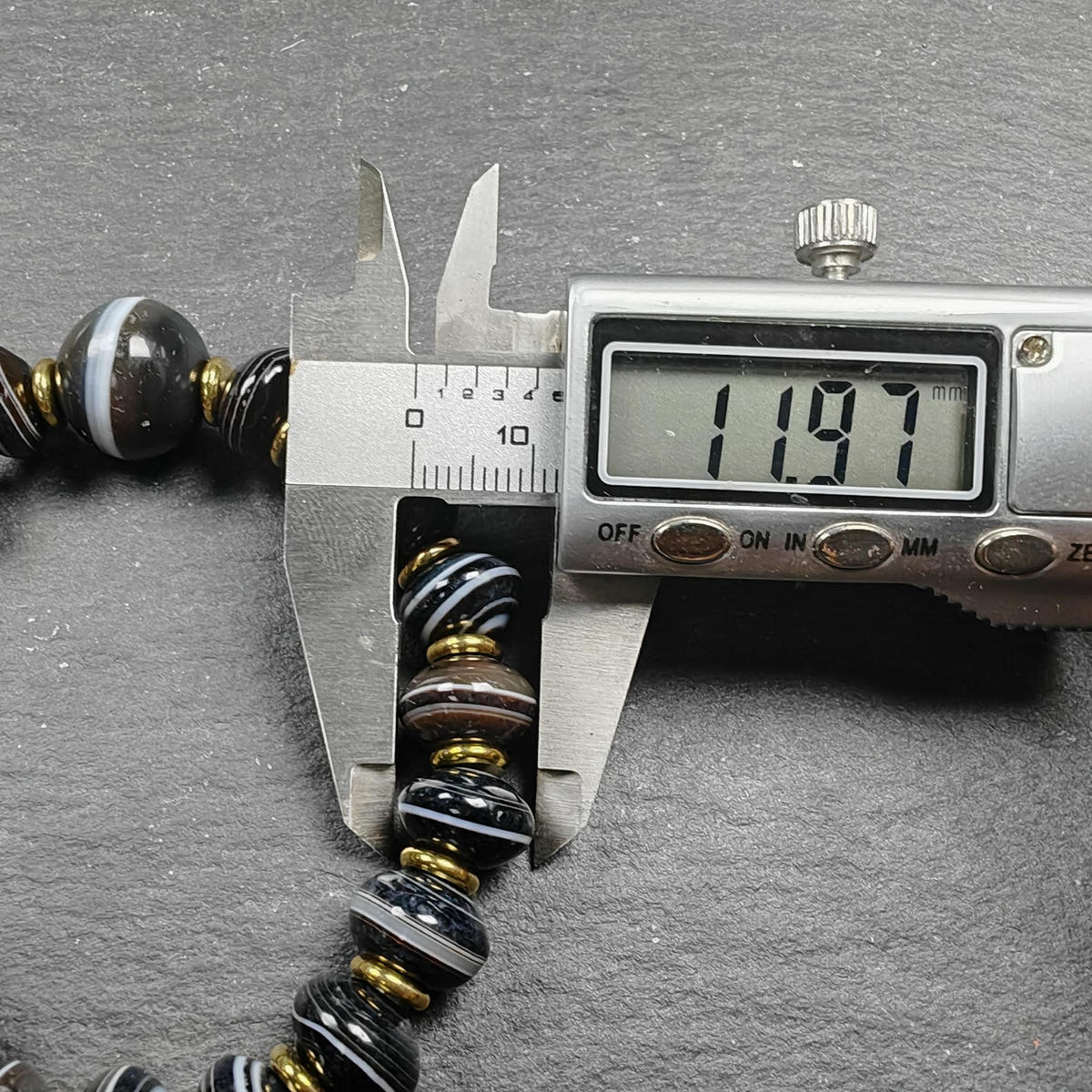 Tibetan Dzi Wrist Mala Medicine Buddha Bracelet - Decades Old - Tibetan Buddhist mala beads, view 9