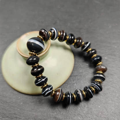 Tibetan Dzi Wrist Mala Medicine Buddha Bracelet - Decades Old - Tibetan Buddhist mala beads, view 4