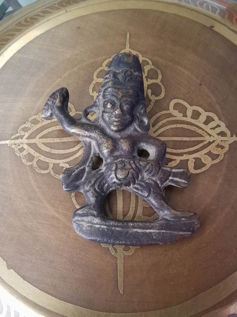 Buddhist Protective Pendant,Wrathful Vajrapani Amulet Badge,Made of Thokcha,100  - Tibetan Buddhist amulet, detailed view