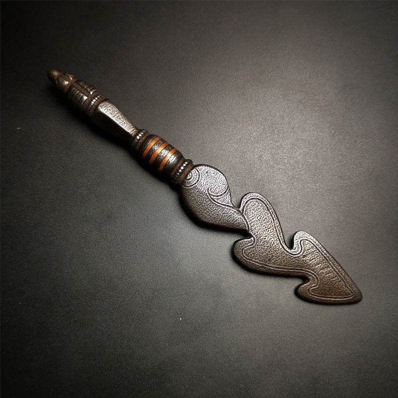 Amulet Kila Dagger Dorje Phurba ,Snake Spear - Tibetan Buddhist amulet, close-up detail