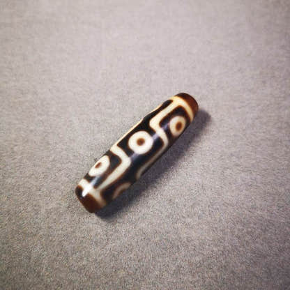 9 Eyes Dzi Bead - Tibetan dzi bead, front view