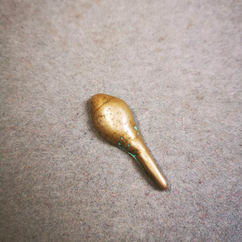Handmade Small Shankha Divine Conch Badge,Tibetan Buddhist Protective Amulet Pen - Tibetan Buddhist amulet, view 5