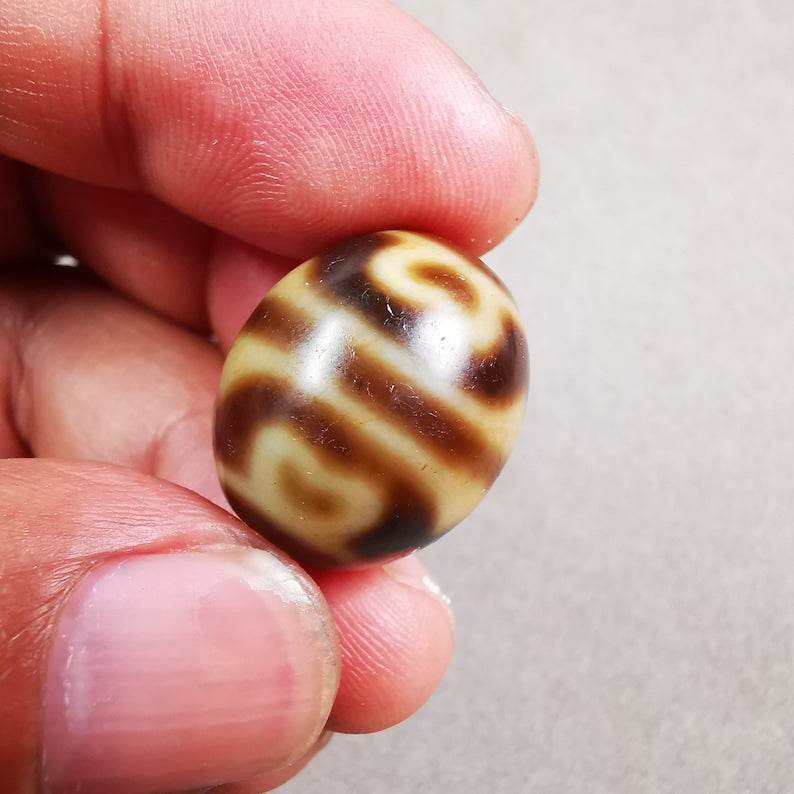 Lotus Dalo Dzi Bead - Tibetan dzi bead, view 7