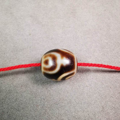 Round Treasure Vase Dzi Bead - Tibetan dzi bead, front view