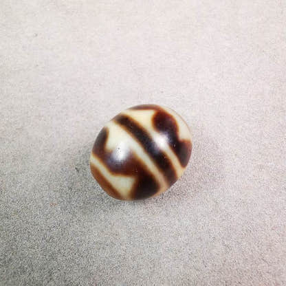 Tiger Tooth Dalo Dzi Bead - Tibetan dzi bead, view 5