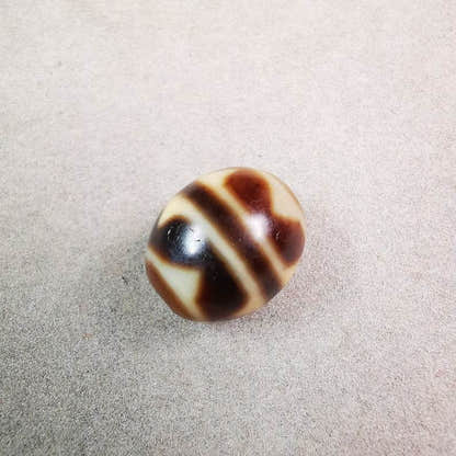 Tiger Tooth Dalo Dzi Bead - Tibetan dzi bead, view 4
