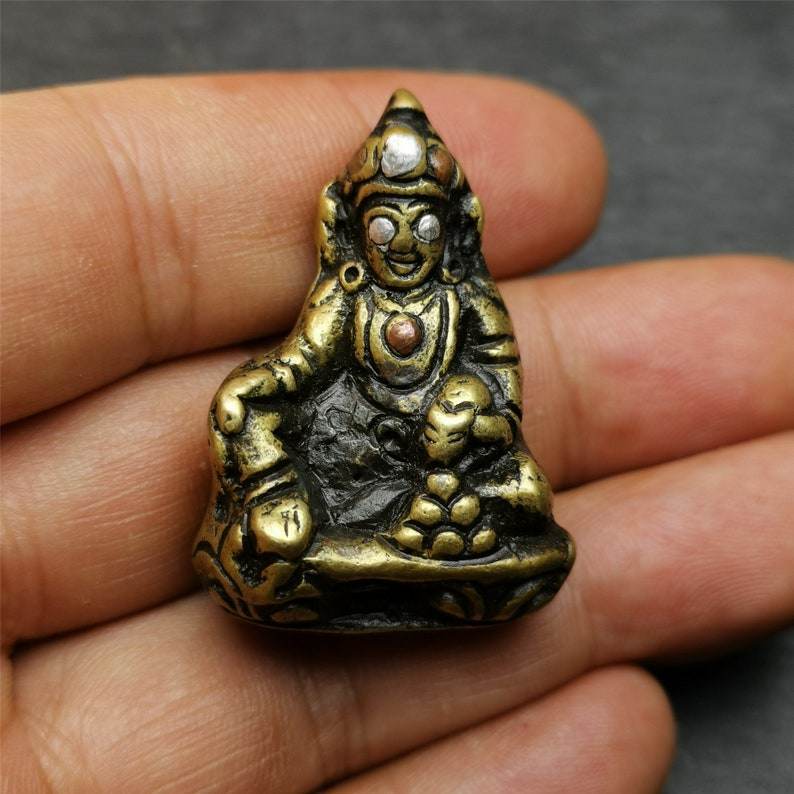 Buddha statue of - Yellow Jambhala Dzambhala - Tibetan Buddhist statue, size reference