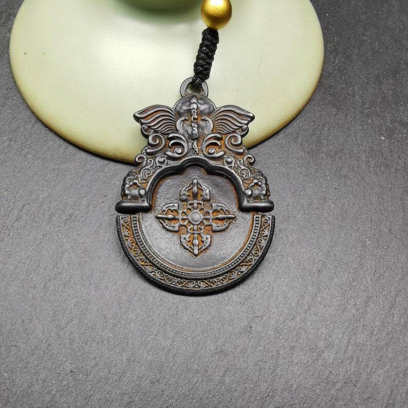 Vajra Amulet - Thokcha Pendant - Tibetan Buddhist amulet, close-up detail