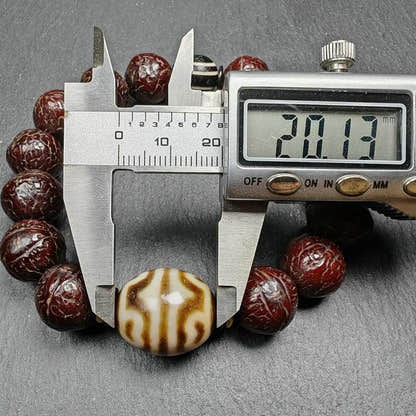 Tibetan Lotus Darlo Dzi Wrist Mala with Old Bodhi Beads - Tibetan Buddhist mala beads, view 7