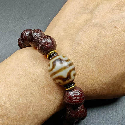 Tibetan Lotus Darlo Dzi Wrist Mala with Old Bodhi Beads - Tibetan Buddhist mala beads, view 4