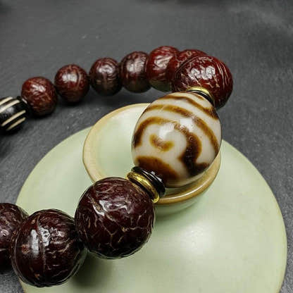 Tibetan Lotus Darlo Dzi Wrist Mala with Old Bodhi Beads - Tibetan Buddhist mala beads, view 5