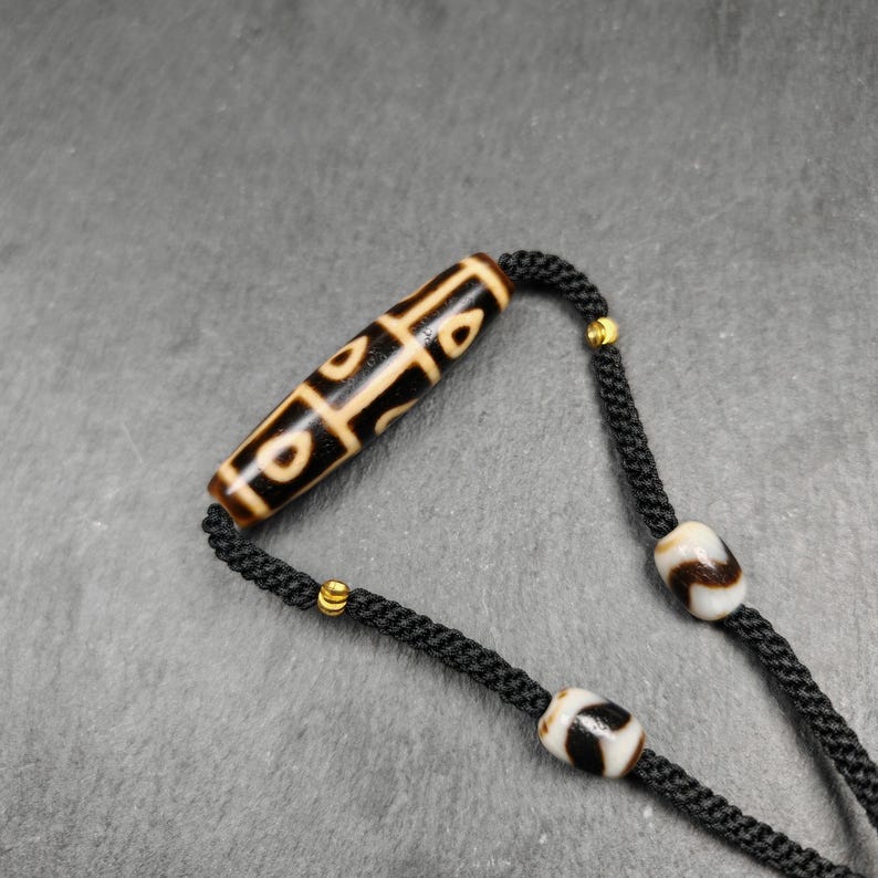 Tibetan 9 Eyes Bodhi Dzi Bead Necklace, 2.13" - Tibetan Buddhist bead necklace, front view