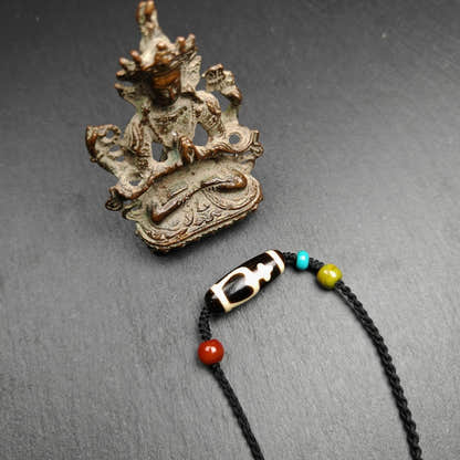 Tibetan Longevity Treasure Vase Dzi Bead Necklace,28*11 mm - Tibetan Buddhist bead necklace, close-up detail