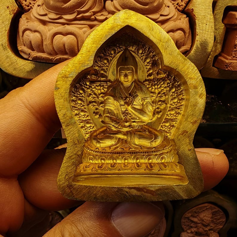 Longevity Practice Je Tsongkhapa Tsa Tsa Mold - Tibetan tsa tsa mold, detailed view