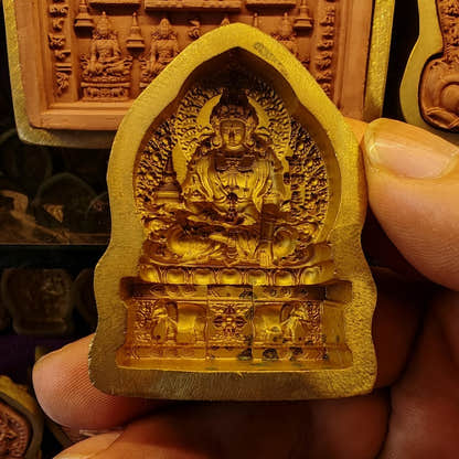Akshobhya Enthroned Tsa Tsa Mold - Tibetan tsa tsa mold, detailed view