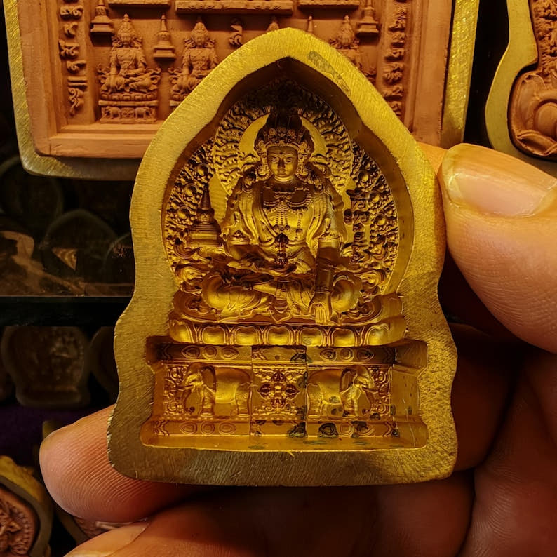 Akshobhya Enthroned Tsa Tsa Mold - Tibetan tsa tsa mold, detailed view