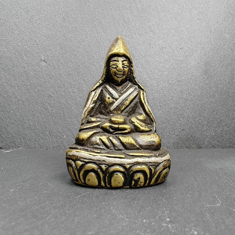 Guru Rinpoche Statue - Tibetan Buddhist statue, front view