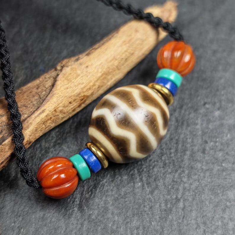 Dzi Bead Necklace - Wave Totem Dalo Dzi Clavicle Chain 20*18mm - Tibetan Buddhist bead necklace, close-up detail