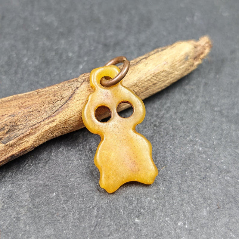Skull Pendant - Yak Bone Carved Tibetan Amulet - 30 - Tibetan Buddhist amulet, detailed view