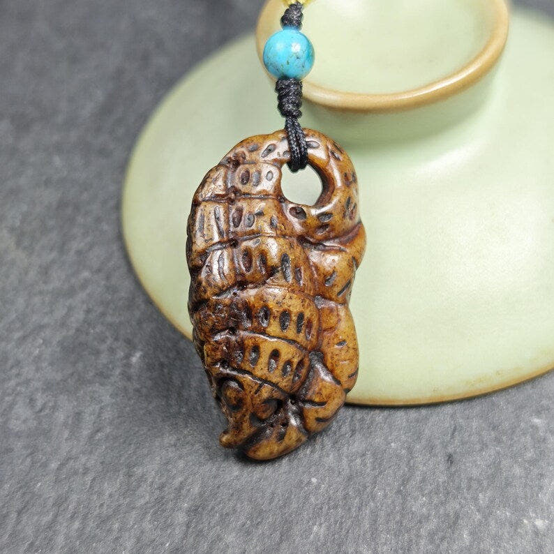 Antique Scorpion-shaped Kapala Amulet - 39mm - Tibetan Buddhist amulet, detailed view