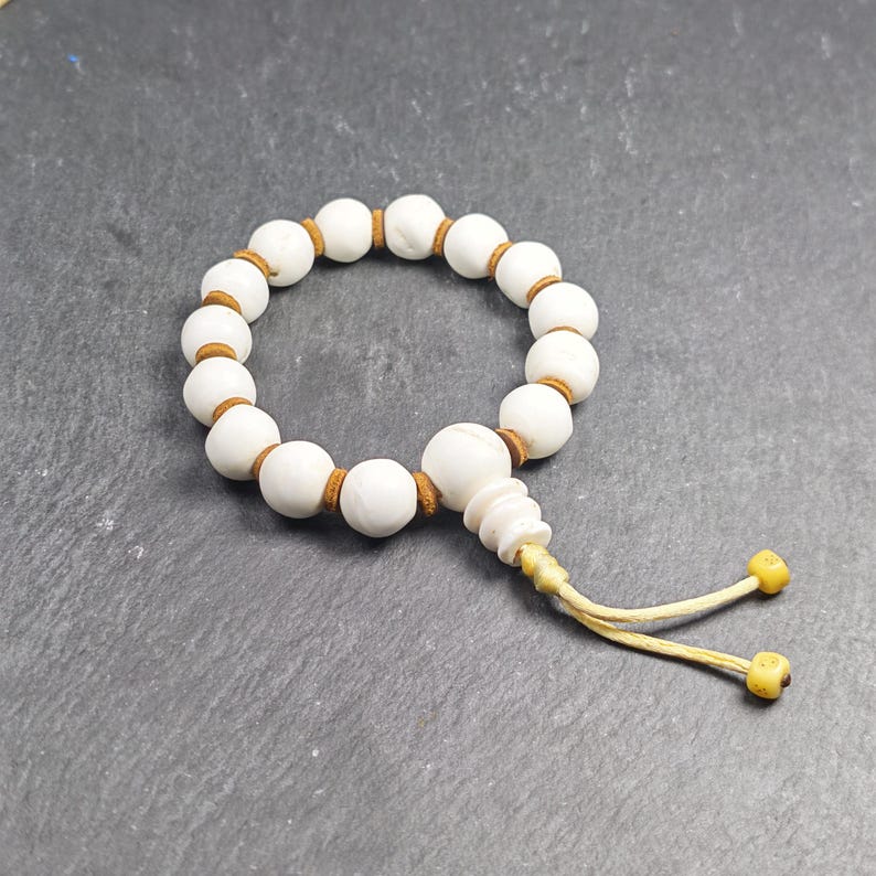 Tibetan Conch Shell Wrist Mala - Tibetan Buddhist mala beads, view 7
