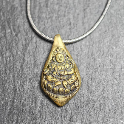 Buddhist Amulet Necklace - Tibetan Buddhist bead necklace, detailed view