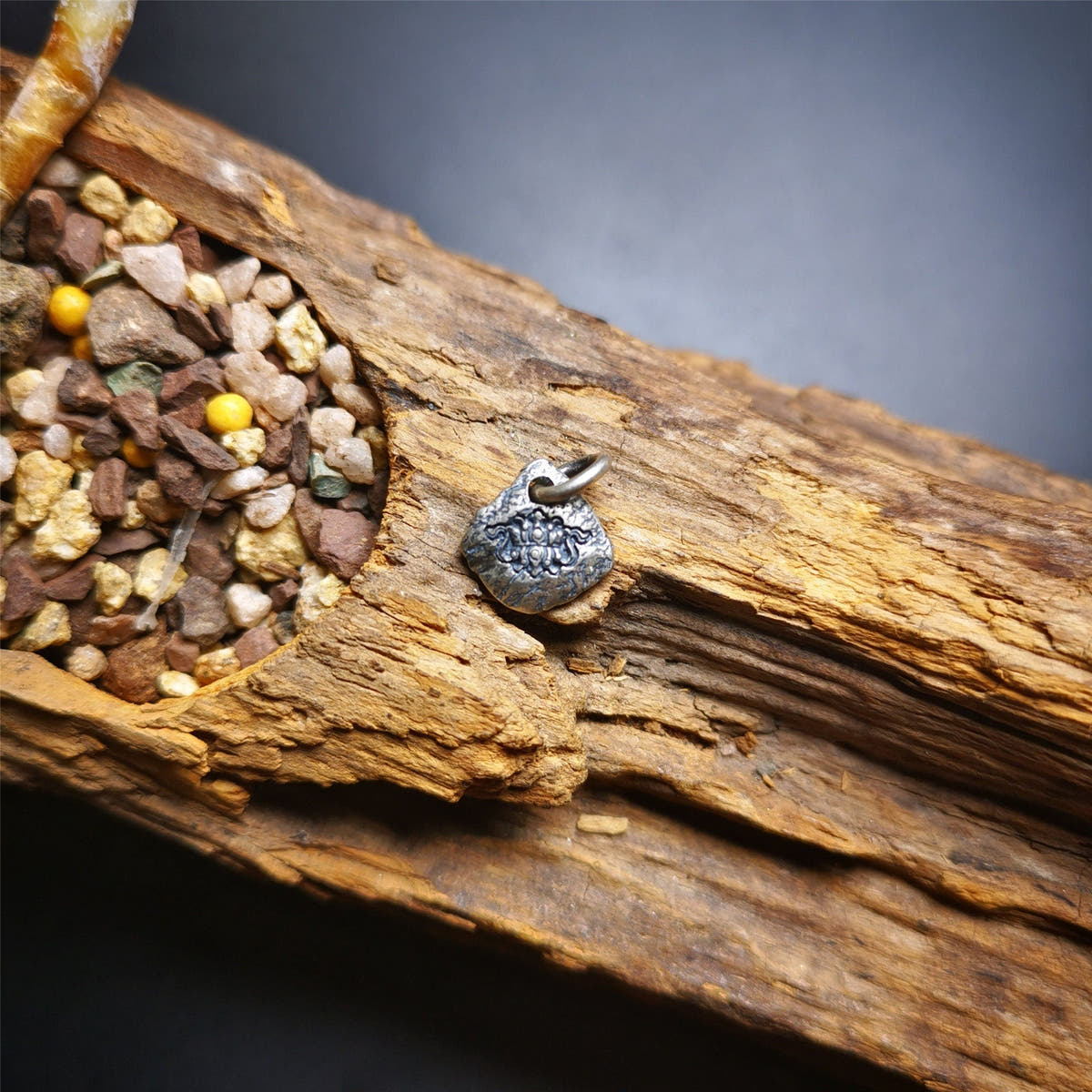 Amulet,Pendant for Prayer Bead Counter 0.43" - Tibetan Buddhist amulet, close-up detail