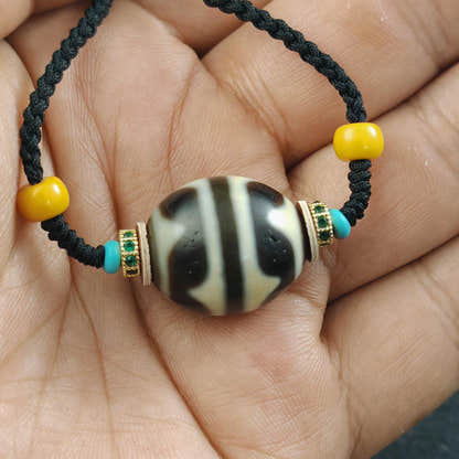 Tiger Tooth Dzi Bead Collarbone Pendant Necklace | Round Dalo Dzi