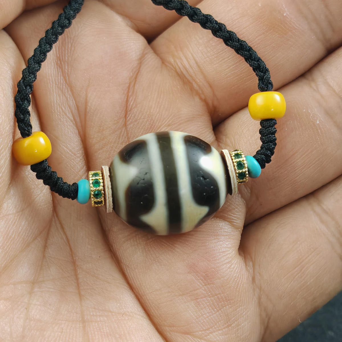 Tiger Tooth Dzi Bead Collarbone Pendant Necklace | Round Dalo Dzi