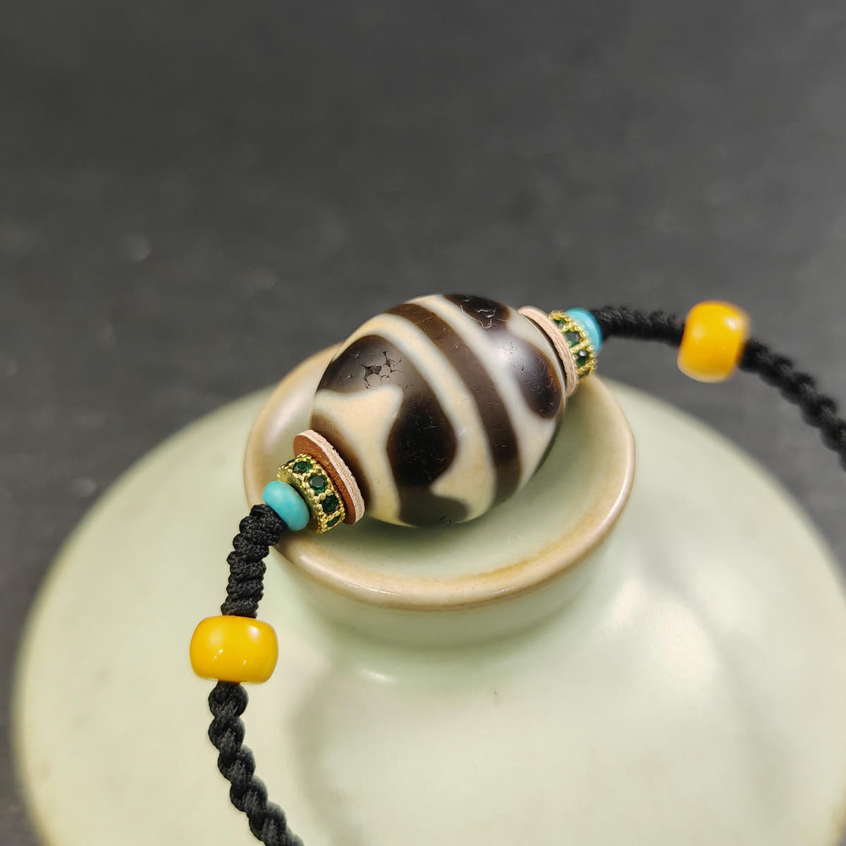 Tiger Tooth Dzi Bead Collarbone Pendant Necklace | Round Dalo Dzi
