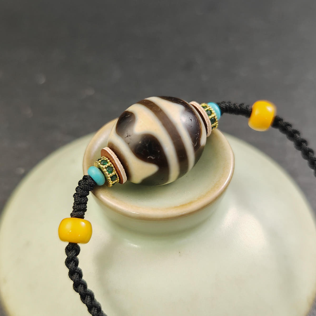 Tiger Tooth Dzi Bead Collarbone Pendant Necklace | Round Dalo Dzi