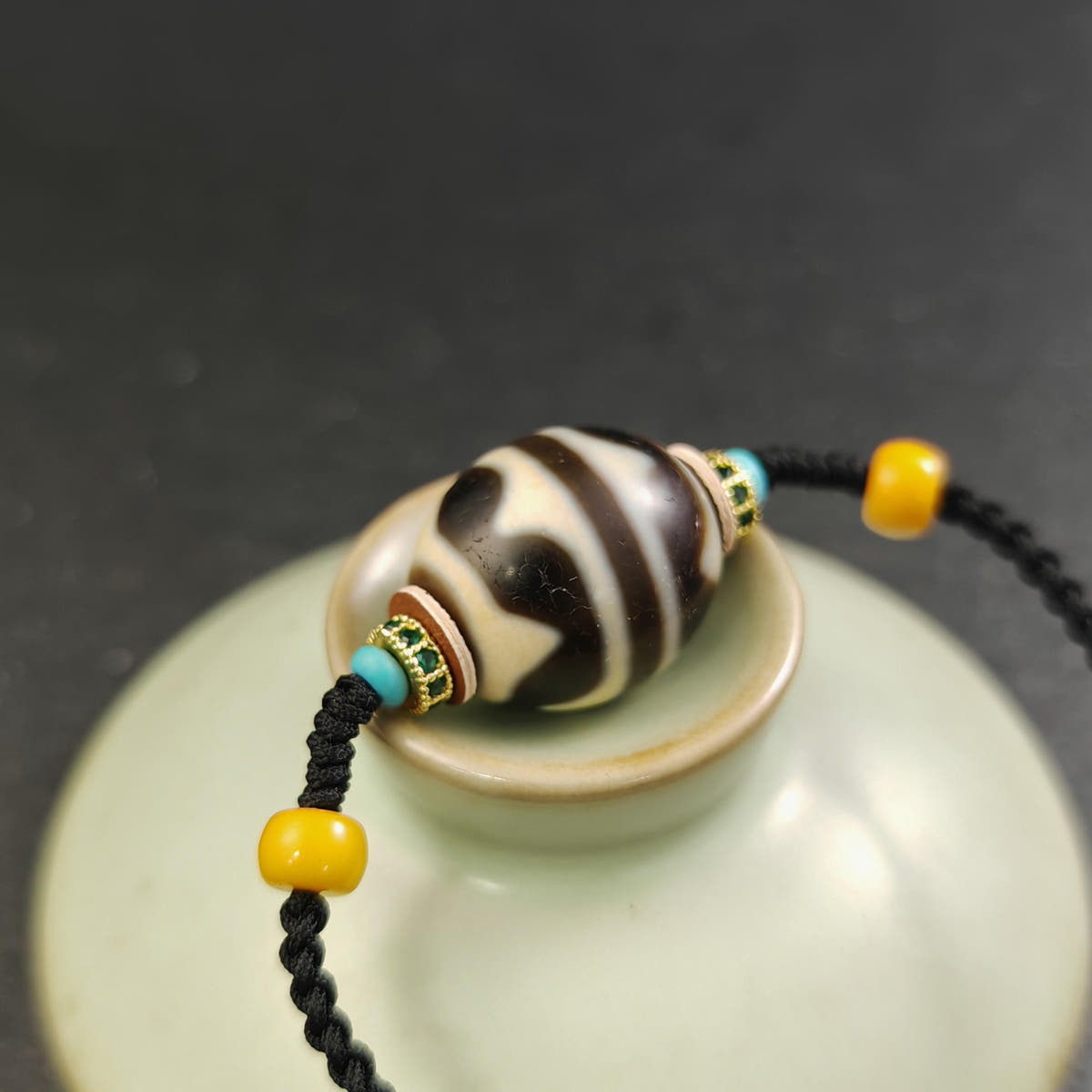 Tiger Tooth Dzi Bead Collarbone Pendant Necklace | Round Dalo Dzi