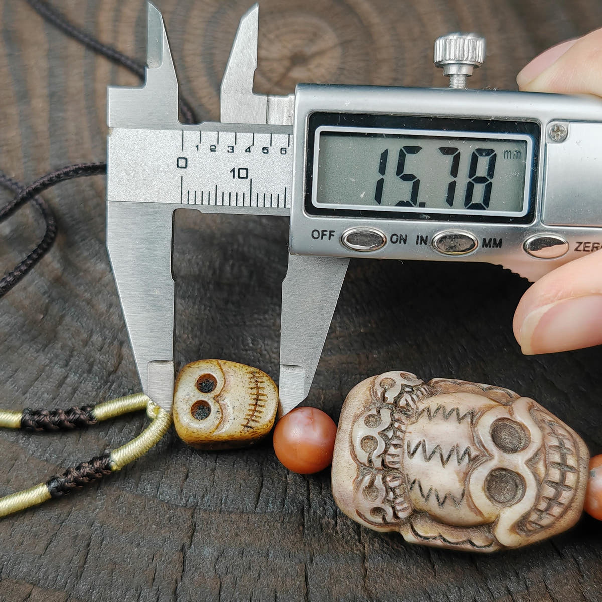 Citipati Skull Protective Charm,Vintage Tibetan Amulet,Made of Deer Antlers and Kapala