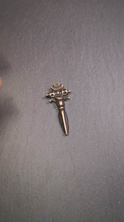 This beautiful phurba pendant was collected in Rejia Monastery,Baiyu,Tibet,about 70 years old.It was blessed by lama. It was made of brass, whole body is yellow,at the top is a mani jewel and horizontal vajra, the bottom is a vertical phurba
