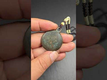 Handgefertigtes Thokcha Vajrapani Amulett-Abzeichen